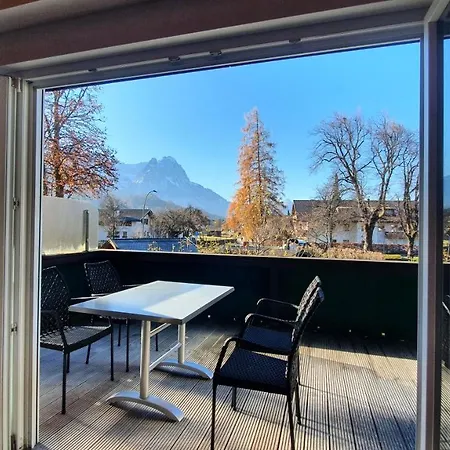 Hilleprandt - Adults Only 3*