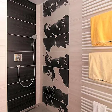 Hilleprandt - Adults Only 3*