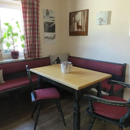 Hilleprandt - Adults Only 3*